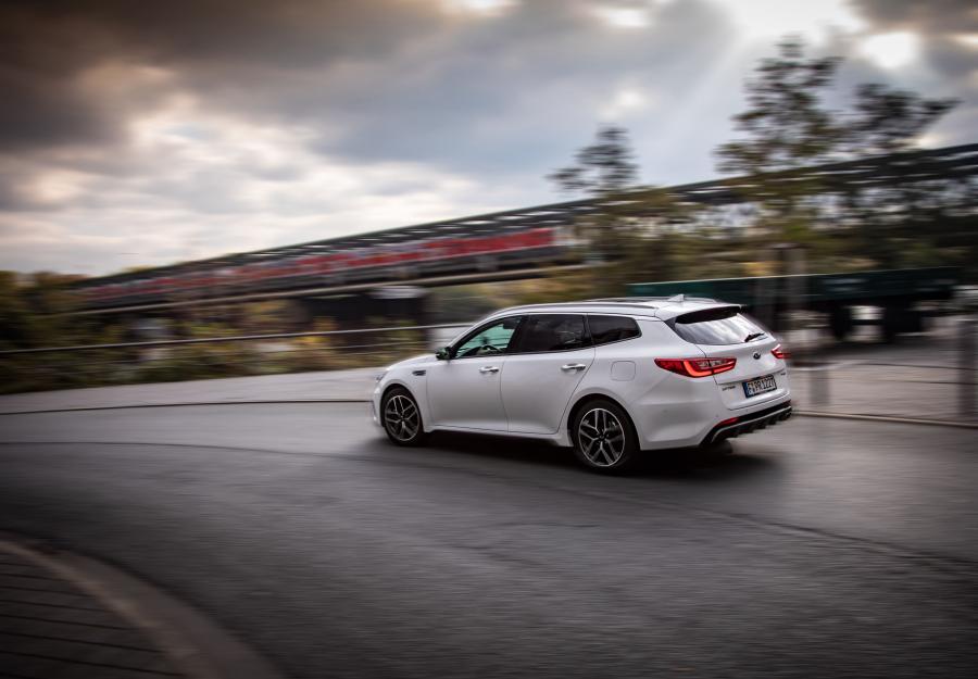  Kia Optima Sportswagon GT Line (JF) 2018 года  (WW) (фото 40 из 44)